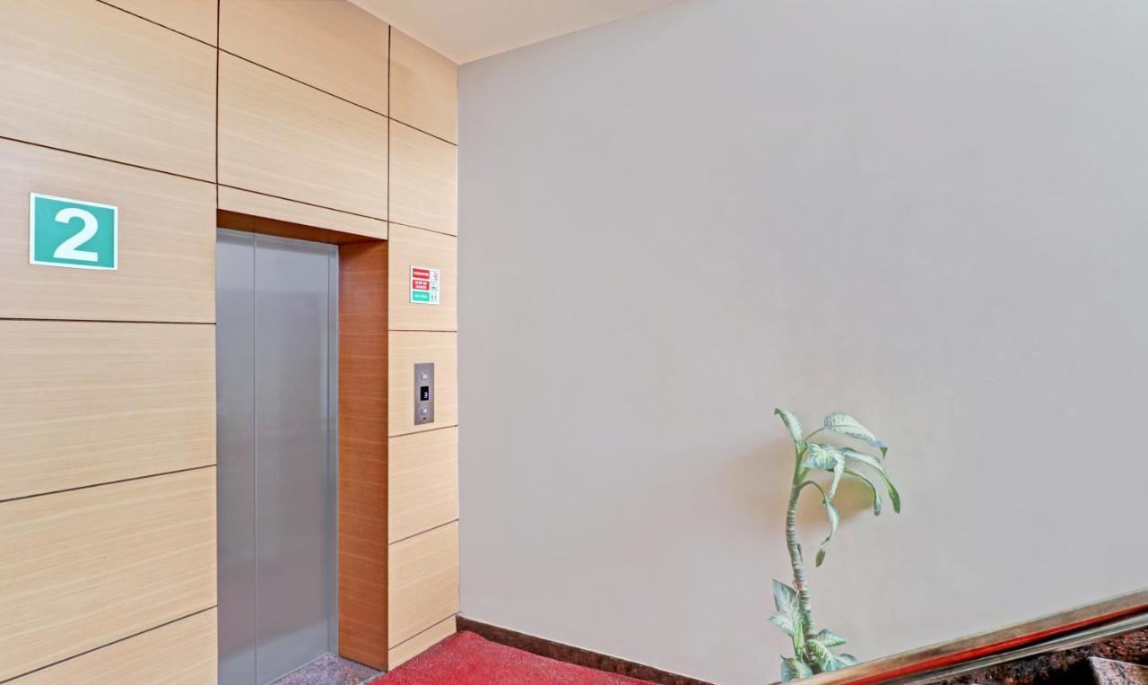 Treebo Galaxy Rooms New Delhi Buitenkant foto