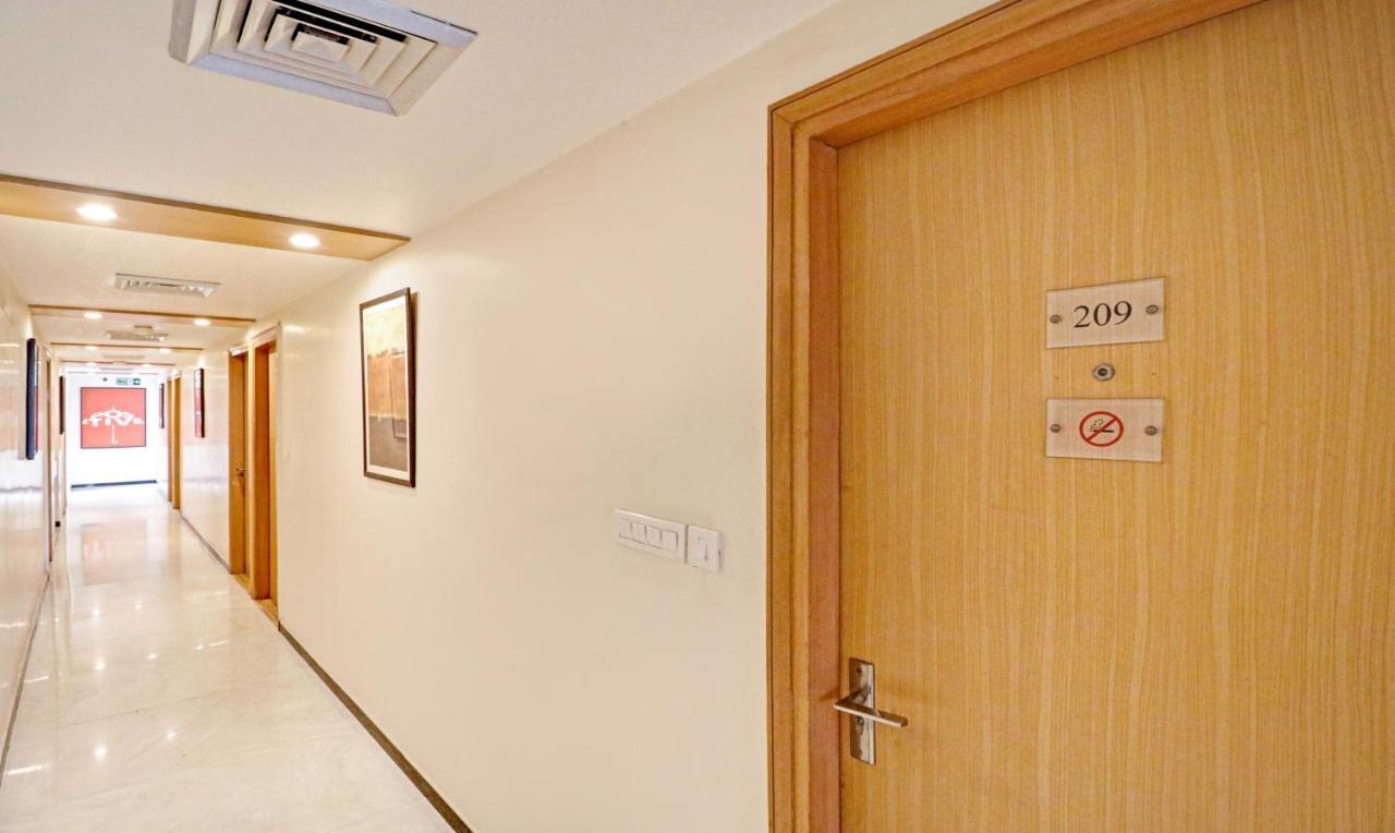Treebo Galaxy Rooms New Delhi Buitenkant foto
