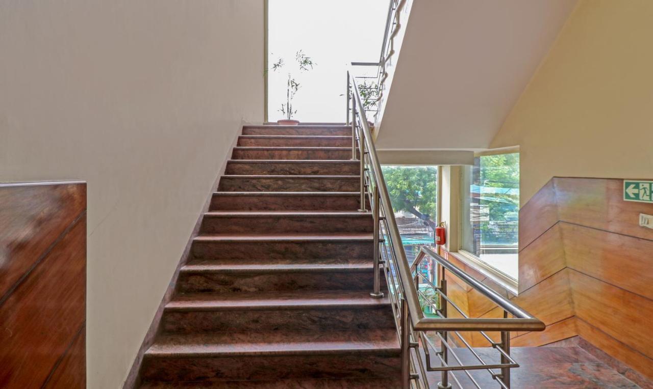 Treebo Galaxy Rooms New Delhi Buitenkant foto